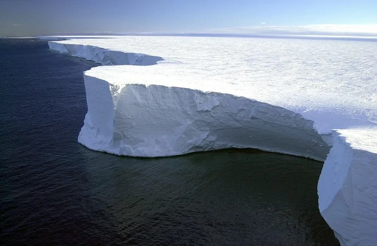 Ao Oni Iceberg